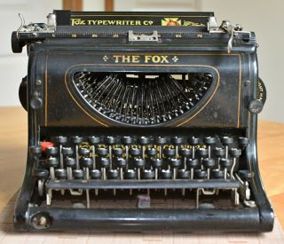 Fox ' Visible ' Typewriter Model No.  24 w/ Case Top Antique Vintage 7