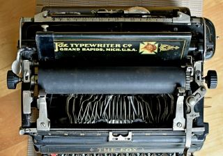 Fox ' Visible ' Typewriter Model No.  24 w/ Case Top Antique Vintage 8