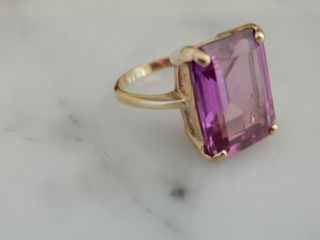 A Art Deco 9 Ct Gold 10.  00 Carat Emerald Cut Pink Gemstone Ring