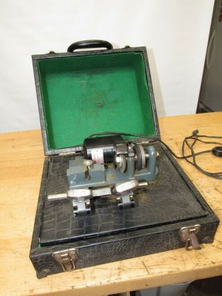 Ilco Vintage Key Cutter Professional Key Cutting Machine Made Usa W Blanks (a)