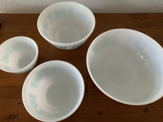 Set of 4 Vintage Pyrex Amish Butterprint Mixing Bowls Turquoise White Round 2