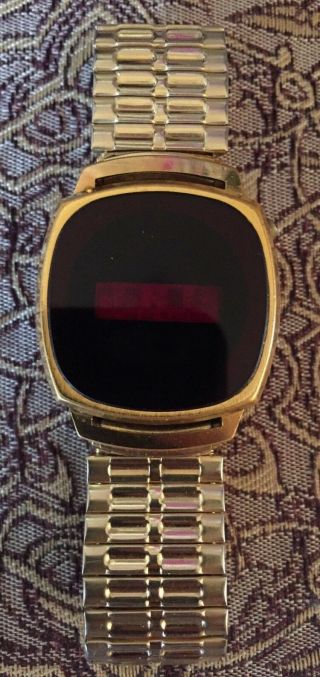 Vintage Fairchild Red LED Watch w/Time,  Day/Date,  Seconds Display - 2