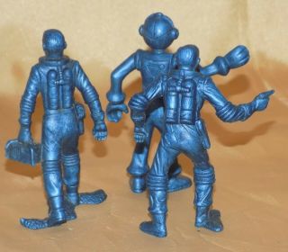 Vintage MARX TOYS 65mm Blue Plastic Space Toy Figures Similar Robot Dan Dare era 2