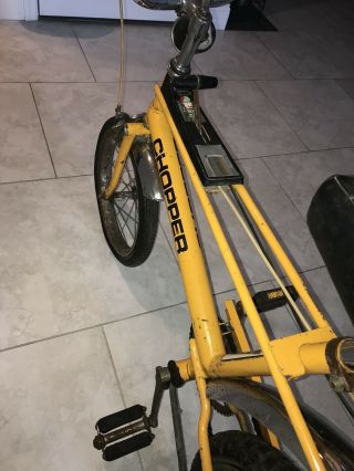 Vintage 1970’s Raleigh Chopper Muscle Boys Yellow Bike 5 speed Banana Seat 10