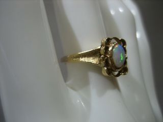 ESTATE VINTAGE 14K SOLID YELLOW FLORENTINE GOLD LADIE ' S OPAL RING SIZE 5 5