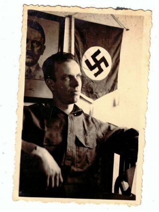 Ww2 Us Military Photo Soldier Captured Nazi Office W/ Hitler Flag Wow