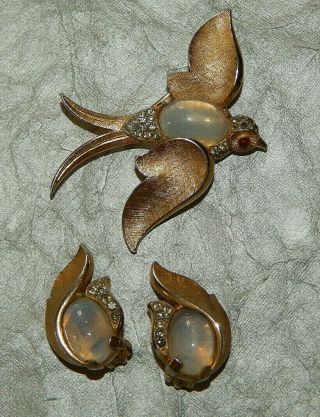 Vintage Jelly Belly Brooch Pin Earrings Sparrow Bird Trifari Alfred Philippe 656