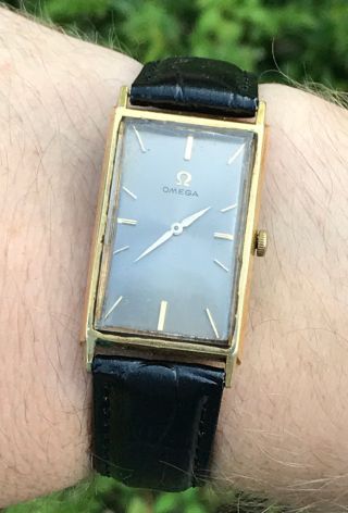 Rare Early Omega Curvex Vintage Square Gents 17j Cal 620 Gold Wrist Watch