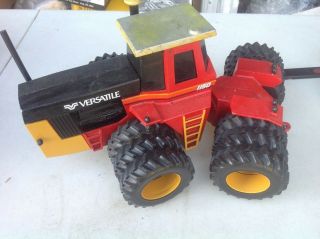 Vintage Scale Models Versatile 1150 4 Wheel Drive Tractor Farm Toys Huge Rare