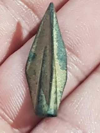 Stunning Extremely Rare Ancient Bronze Intact Arrowhead.  Fantastic.  3,  8 Gr.  31 Mm