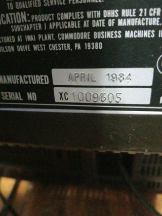 Vtg Commodore 1702 Monitor 5