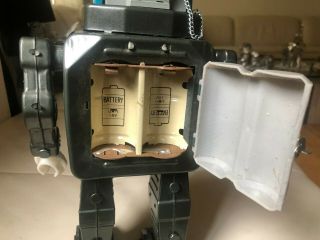 EXTREMELY RARE ALPS MOON EXPLORER TIN TOY BATTERY OPERATED ROBOT JAPAN MADE 14 8