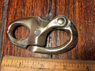 Vintage Bronze Merriman 2 Snap Shackle With Fixed Bail Aprox 3 1/2 "