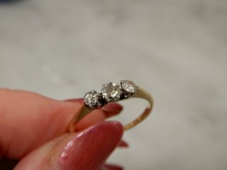 A Antique Art Deco 18 Ct Gold Diamond Three Stone Ring