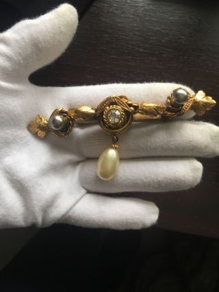 Chanel Gripoix Pearl Brooch Pin Dangling Gold Plated Long 1983 Rare Collectible 10