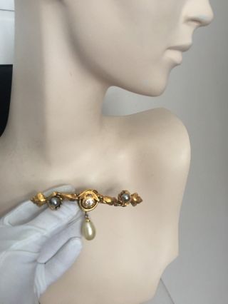 Chanel Gripoix Pearl Brooch Pin Dangling Gold Plated Long 1983 Rare Collectible 11