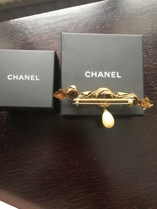 Chanel Gripoix Pearl Brooch Pin Dangling Gold Plated Long 1983 Rare Collectible 6