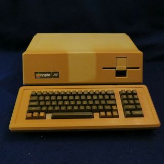 Vintage Apple Iii Computer 256k Serial A3s2 - 115832 - / Read