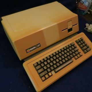 Vintage Apple III Computer 256K Serial A3S2 - 115832 - / READ 5
