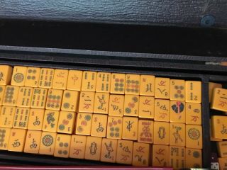 Vintage Mah Jong Set Butterscotch Tiles 5 Racks 2