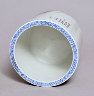 FINE QUALITY LARGE ANTIQUE CHINESE REPUBLIC PORCELAIN BRUSH POT WITH CALLIGRAPHY 9