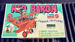 Vintage Snoopy Red Baron Snap Tite Model Airplane
