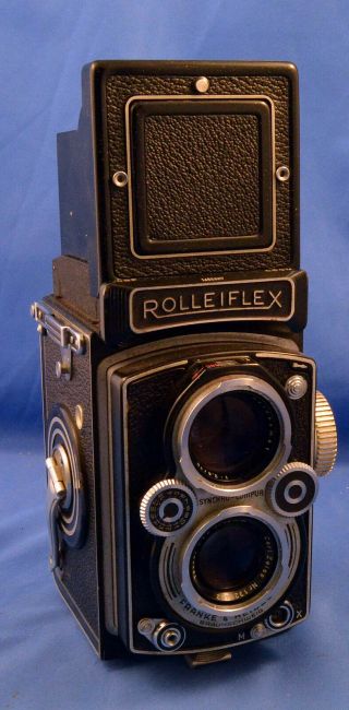 Vintage Rolleiflex DBP DBGM TLR Camera w/ Zeiss Tessar and Heidosmat Lenses 2