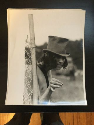Vintage B&W Photos From Woodstock 1969 3