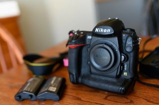 Rare Nikon D D3s 12.  1mp Digital Slr Camera - Black (body Only) - 45,  549 Shutter