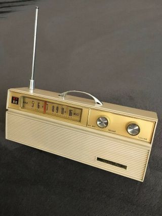 Vintage Packard Bell Ar - 851 Am Transistor Radio Gilligan 