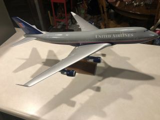 RARE PACMIN United Airlines Boeing 747 - 400 TULIP Livery 1:100 10