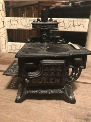 Vintage Queen Cast Iron Wood Cooking Stove