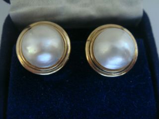 A VINTAGE 15MM MABE PEARL & SOLID 9CT GOLD OMEGA BACK EARRINGS 2