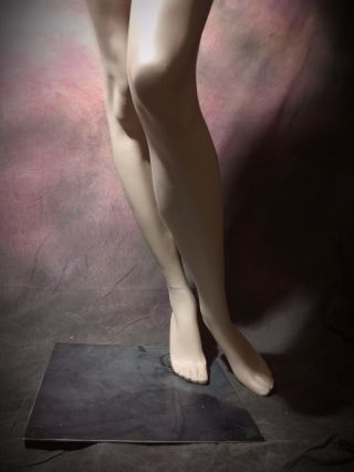 PATINA V Female Mannequin Realistic Arms Up Victorias Secret Vintage 90s RARE 11