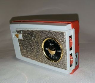 Vintage Sony AM/SW 7 Transistor Radio Model TR - 724 Leather Cover 2