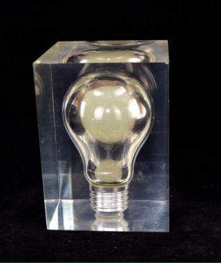 Vintage Lucite Pop Art Encased Glow In The Dark Light Bulb Paperweight 3