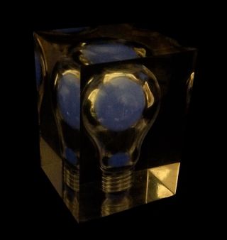 Vintage Lucite Pop Art Encased Glow In The Dark Light Bulb Paperweight 8