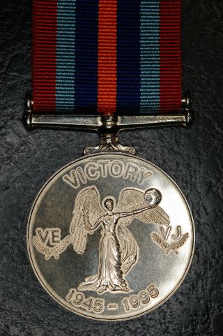 Ve - Vj Day Commemorative Medal - 50 Years Since Victory 1945 - 1995