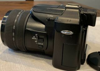 Vintage Leica V - LUX 1 10.  1MP Digital SLR Camera 12X Optical Zoom,  Batt & Charger 5