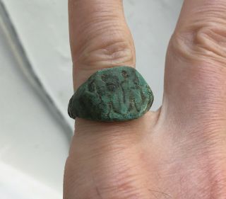 Ancient ring - two human figures 3