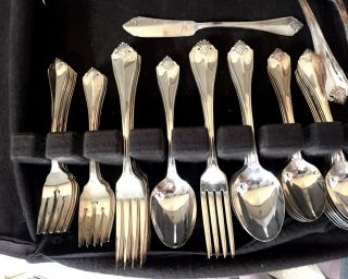 1881 Rogers Oneida King James Silverplate 84 Piece Set Service for 16,  Serving 2