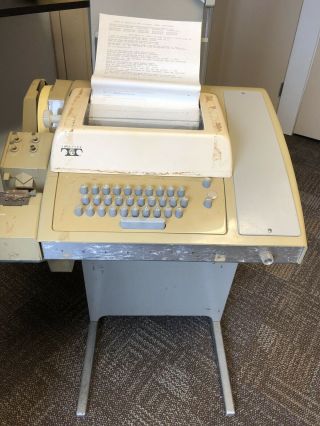 Vintage Rare Telex Teletype Machine Model 32 W/ Manuals - History Computing 8