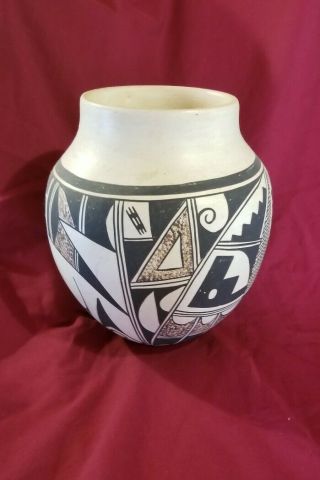 Vintage Large Hopi Pot By Evelyn Poolheco