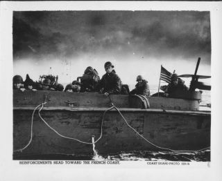 Wwii 1944 Official Us Coast Guard Normandy Landing Photo Reinforcement Head In