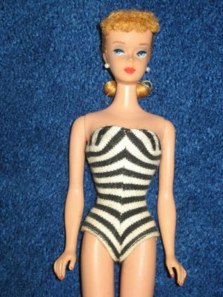 SWEET VINTAGE 4 BLONDE PONYTAIL BARBIE. 3