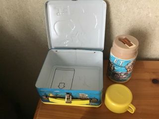 VINTAGE 1982 E.  T.  THE EXTRA - TERRESTRIAL LUNCHBOX AND THERMOS 2