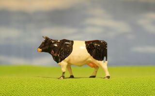Vintage Britains Lead Toy Farm Animals - Black & White Cow - 100 736