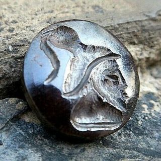 ANTIQUE Roman Intaglio Soldier with Ancient Army Helmet Garnet Stamp Round Bead 2