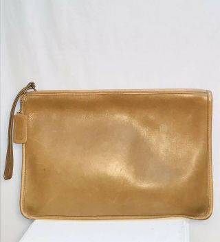 Vintage Coach 8405 Tan Brown Leather Portfolio Large Clutch Handbag Wrist Strap.