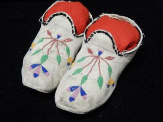 Antique Santee Sioux Plains Indian Sinew Beaded Hard Sole Moccasins Adult Size